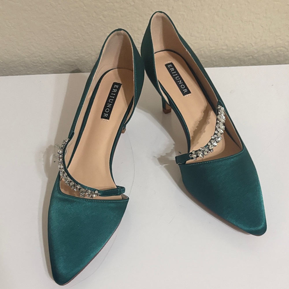 Elegant Green Satin Heels with Crystal Embellishment